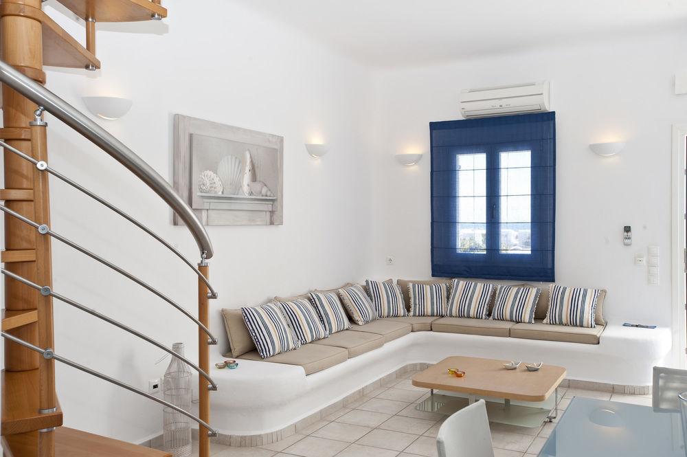 Nireas Platys Gialos (Mykonos)