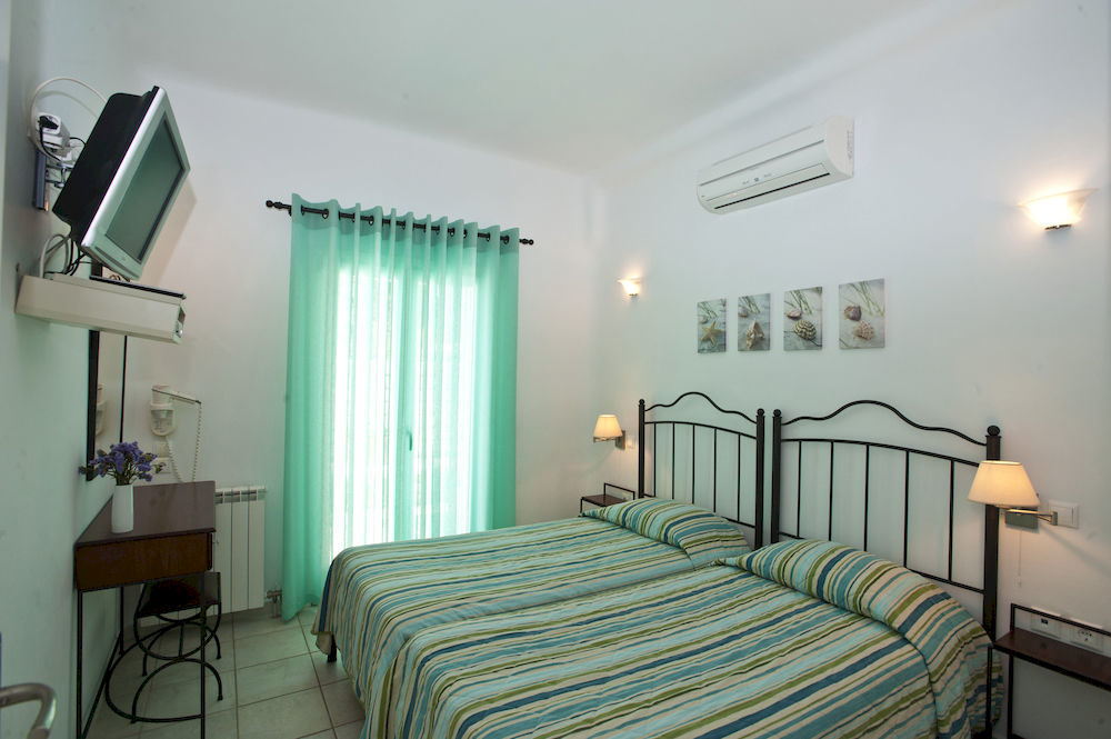 Nireas Platys Gialos (Mykonos)